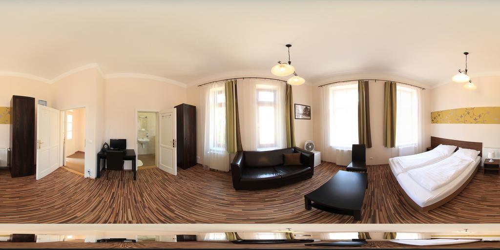 미슈콜츠 Promenade Panzio B&B 외부 사진