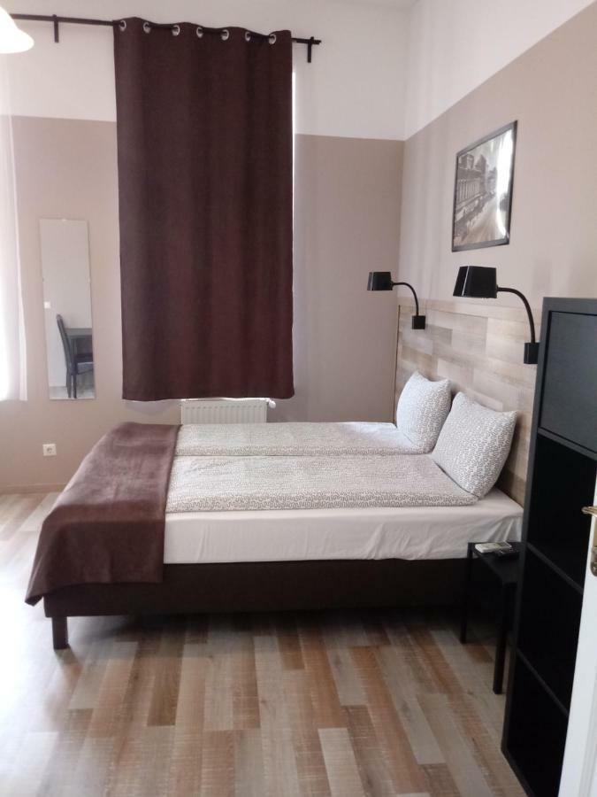 미슈콜츠 Promenade Panzio B&B 외부 사진