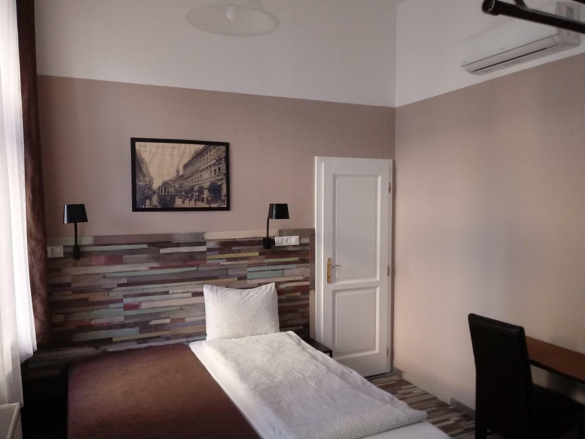 미슈콜츠 Promenade Panzio B&B 외부 사진