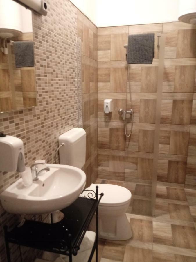 미슈콜츠 Promenade Panzio B&B 외부 사진
