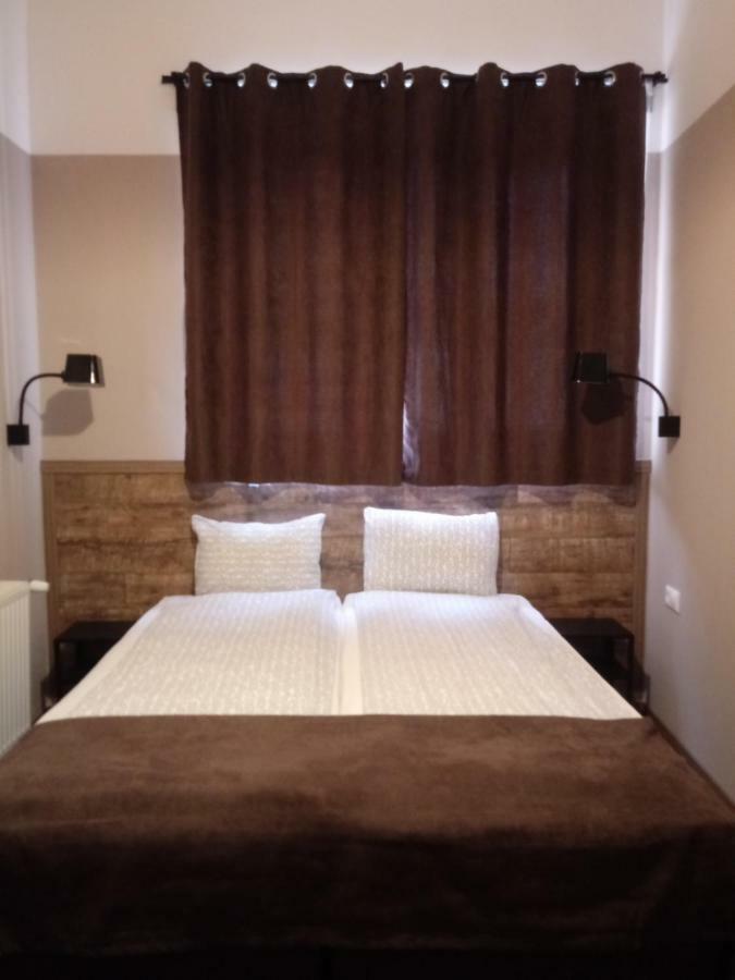 미슈콜츠 Promenade Panzio B&B 외부 사진
