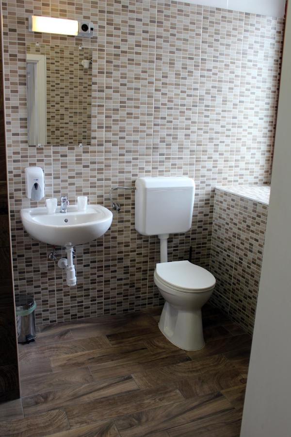 미슈콜츠 Promenade Panzio B&B 외부 사진
