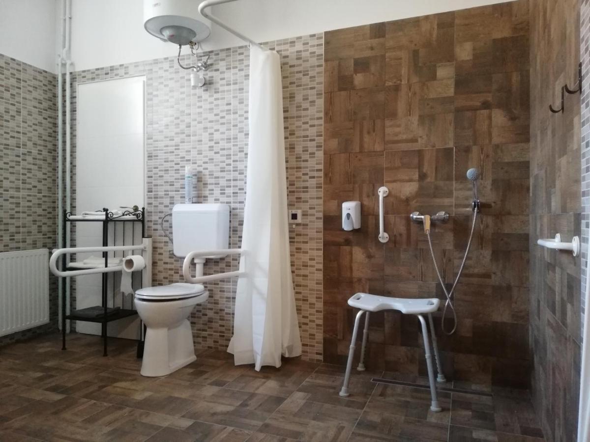 미슈콜츠 Promenade Panzio B&B 외부 사진