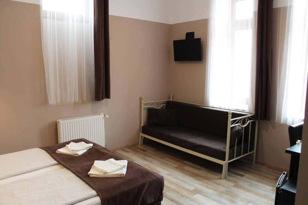 미슈콜츠 Promenade Panzio B&B 외부 사진