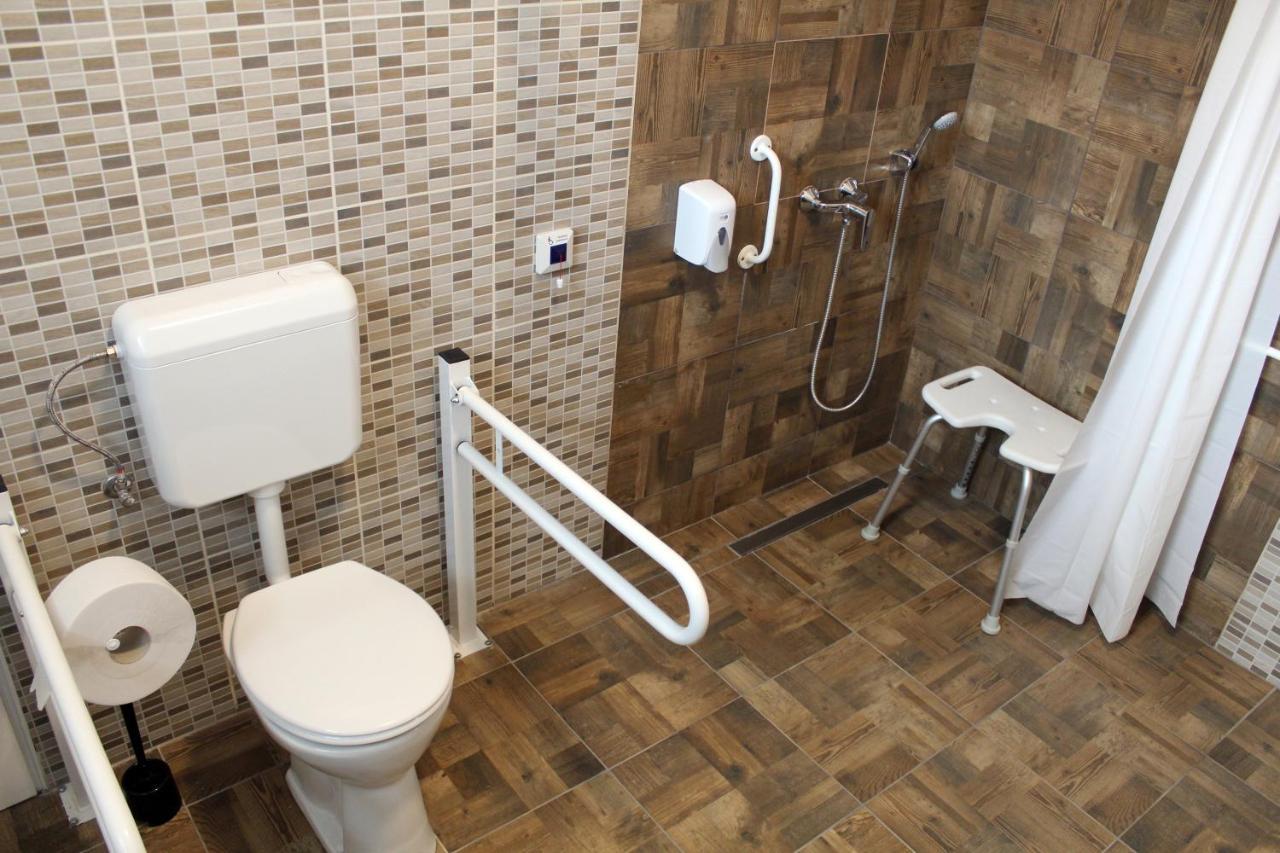 미슈콜츠 Promenade Panzio B&B 외부 사진